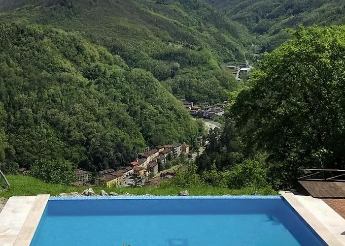 Villa Casa Duetto - With Infinity Pool & View Over Lima Valley *